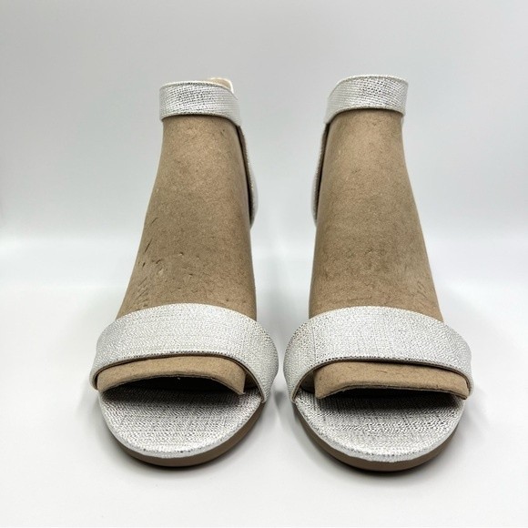 Life Stride Womens Size 9 Silver White Open Toe Dress Sandals Heels Shoes - Picture 3 of 12